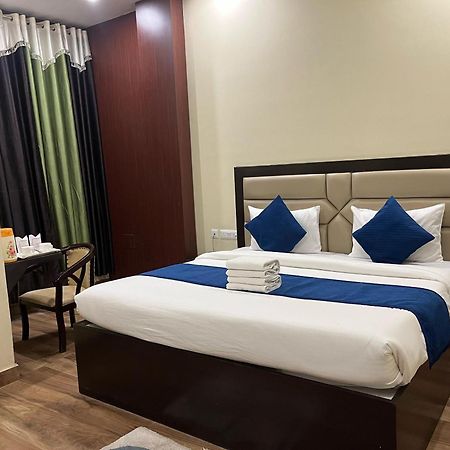 Hotel Mayur Palace Агра Екстер'єр фото