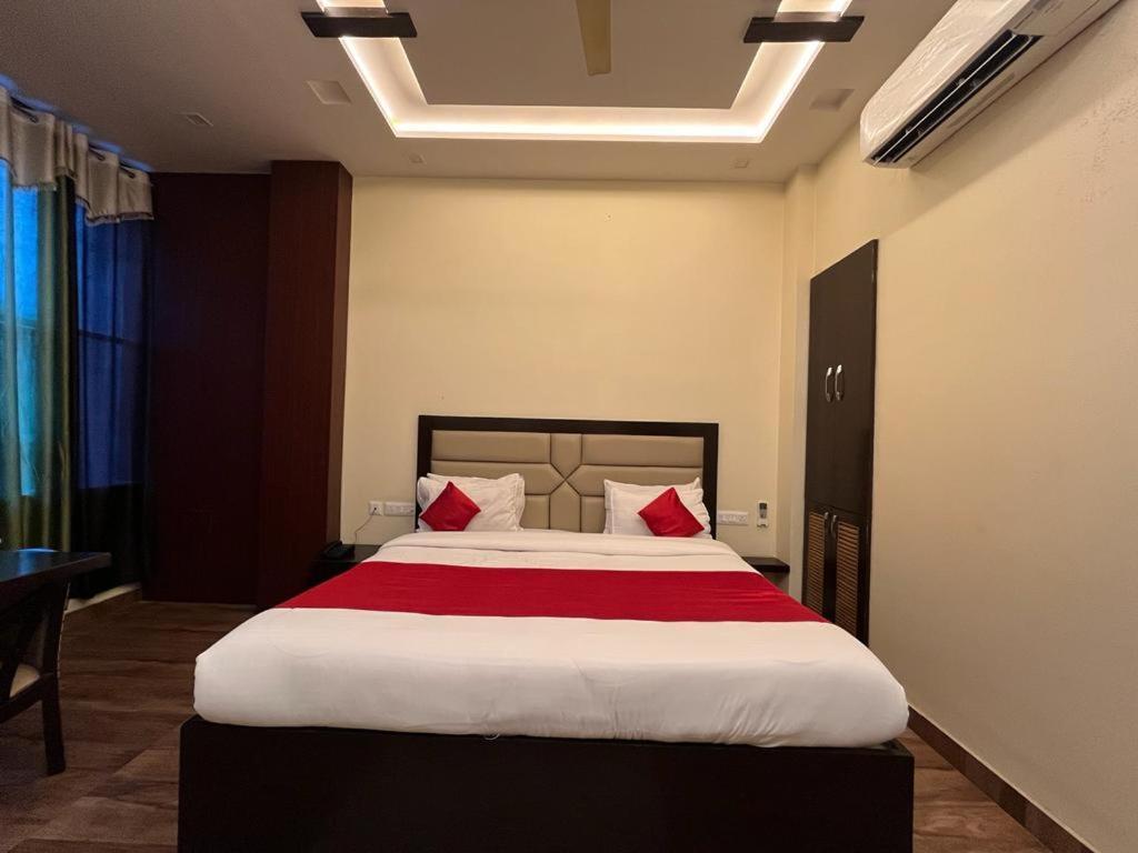 Hotel Mayur Palace Агра Екстер'єр фото