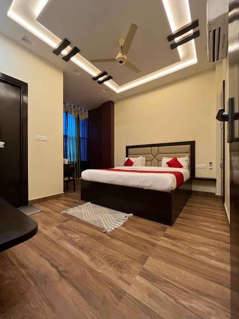 Hotel Mayur Palace Агра Екстер'єр фото