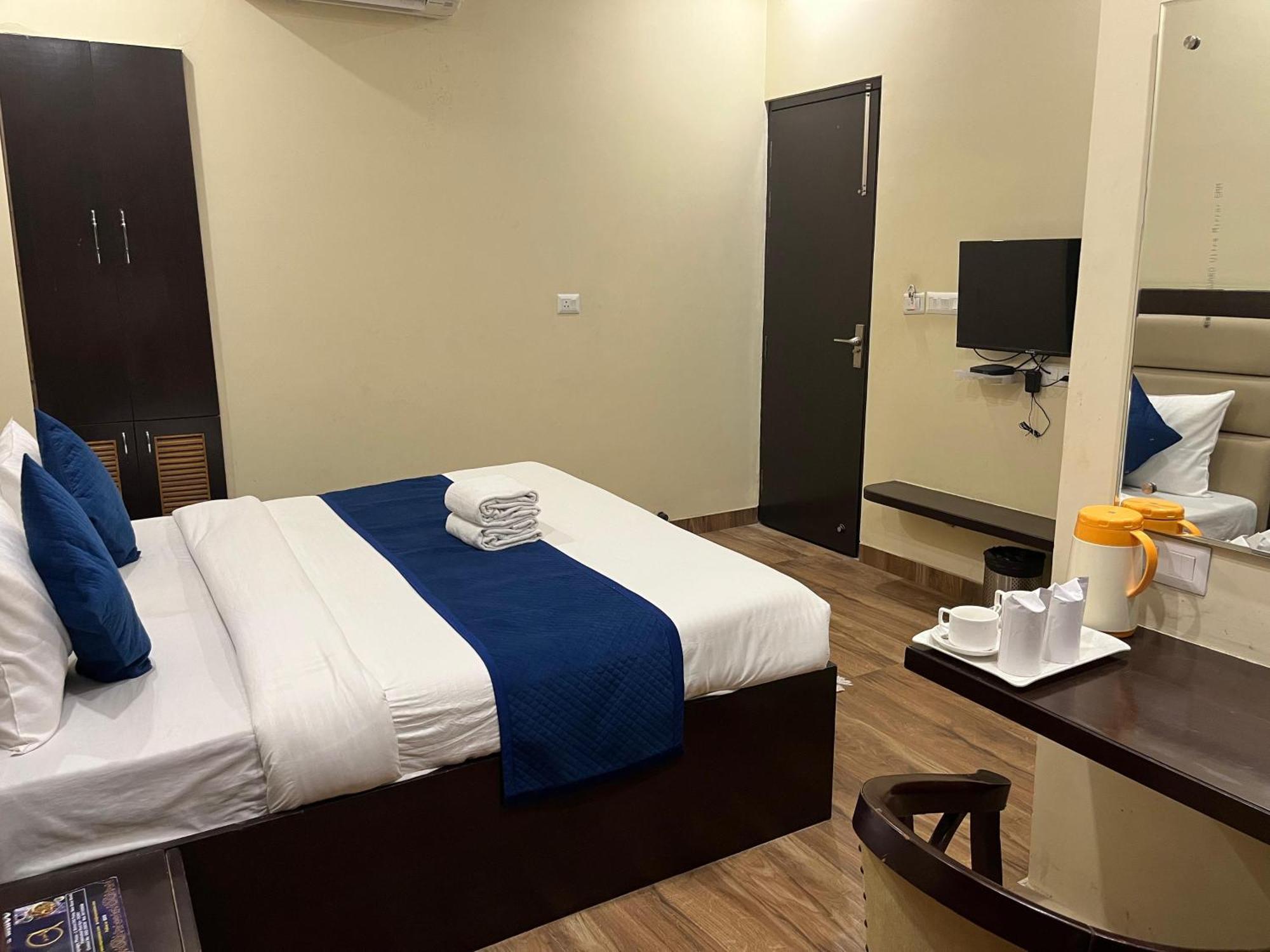 Hotel Mayur Palace Агра Екстер'єр фото